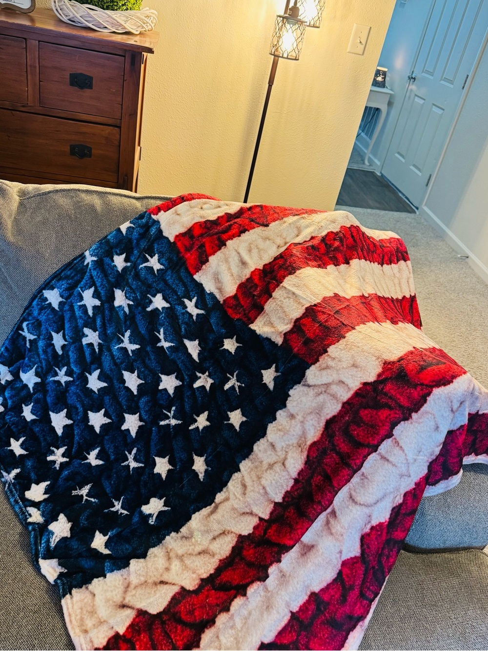 American Flag Plush Throw Blanket Red White Blue Patriotic Soft Lightweight